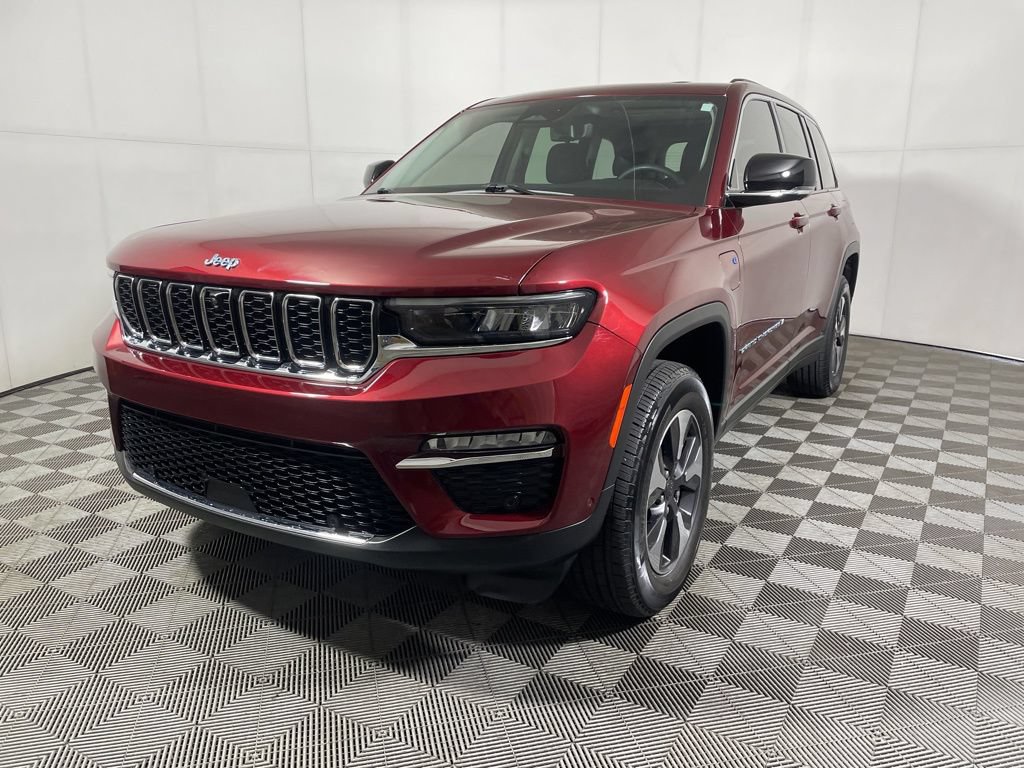 Used 2022 Jeep Grand Cherokee Limited 4xe w/ Luxury Tech Group II AWD/4WD image 4