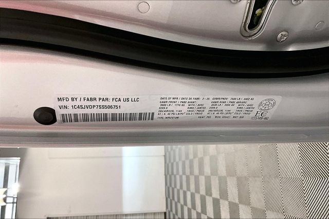 Used 2025 Jeep Wagoneer Series III w/ Premium Group I AWD/4WD image 43