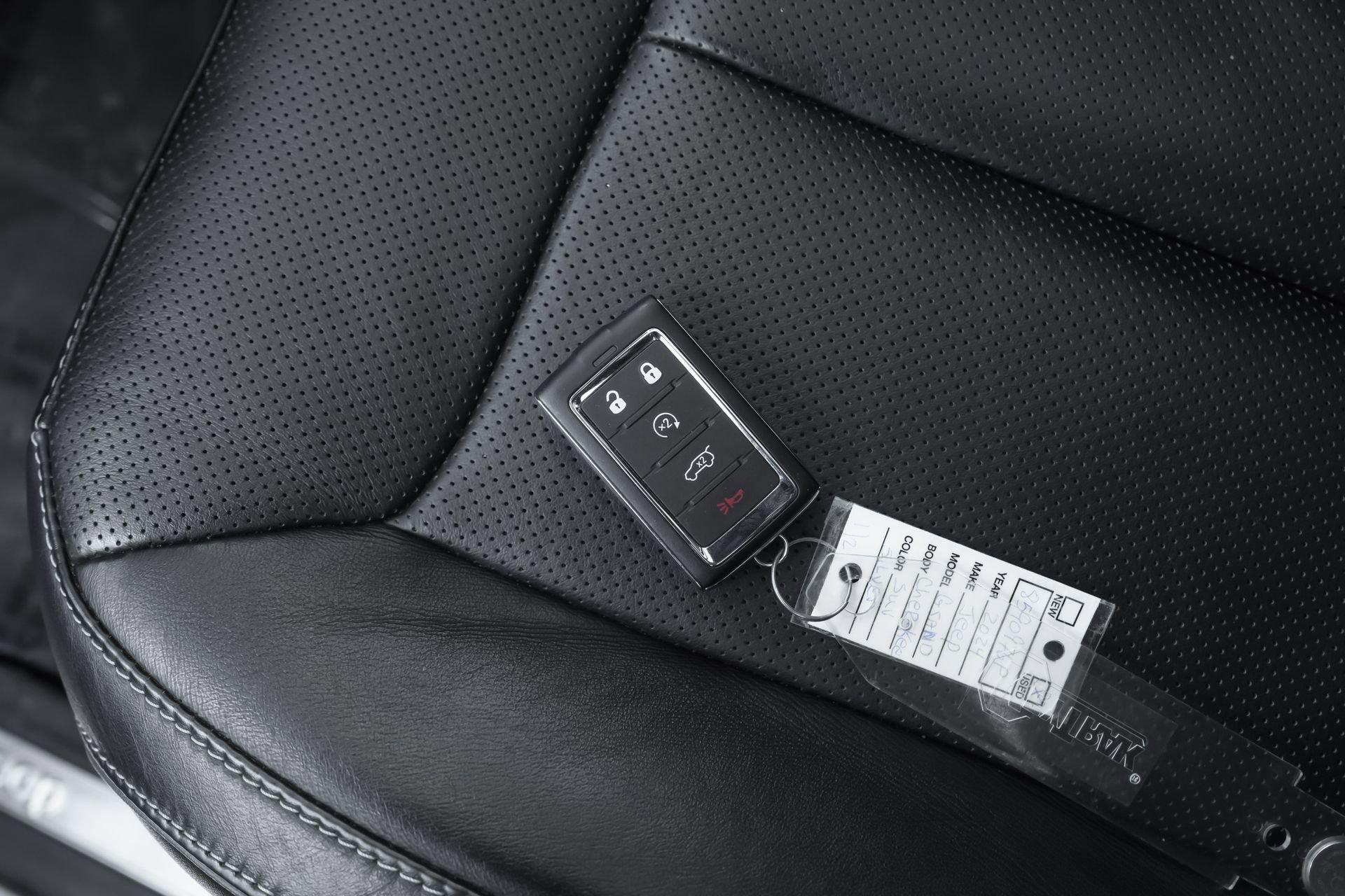 Used 2024 Jeep Grand Cherokee L Overland w/ Trailer Tow Package image 46