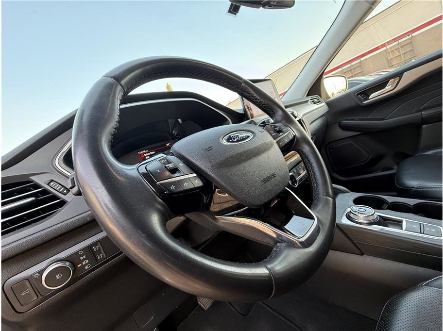 Used 2022 Ford Escape SEL image 10