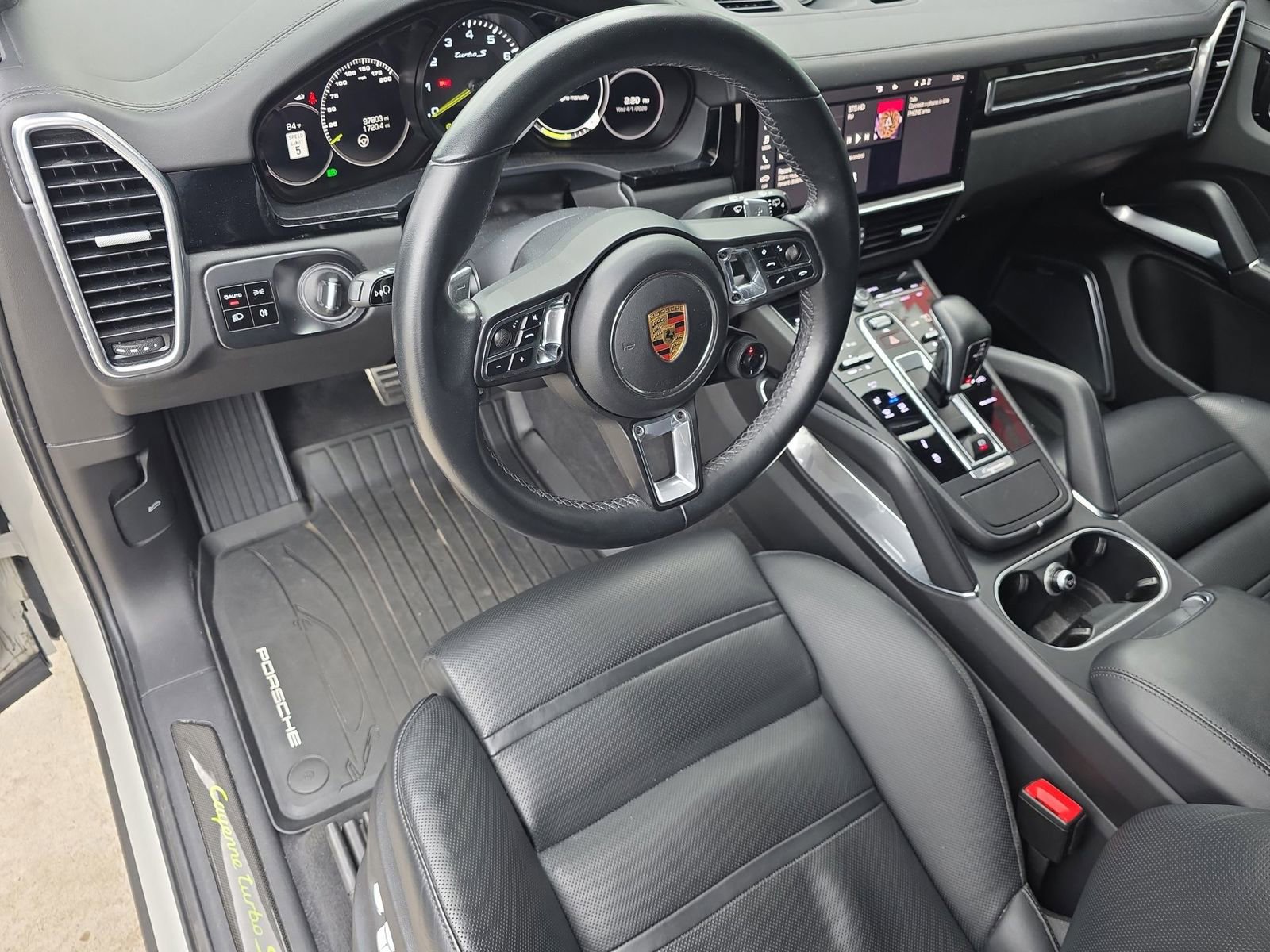 Used 2020 Porsche Cayenne Turbo S image 4