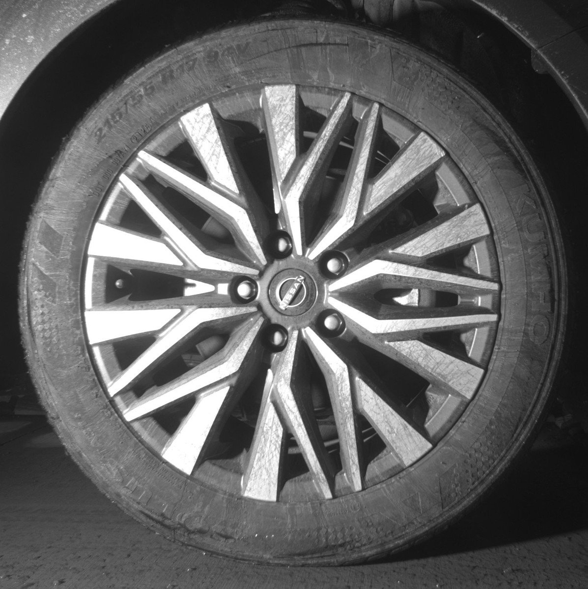 Used 2025 Nissan Altima 2.5 SV FWD image 13
