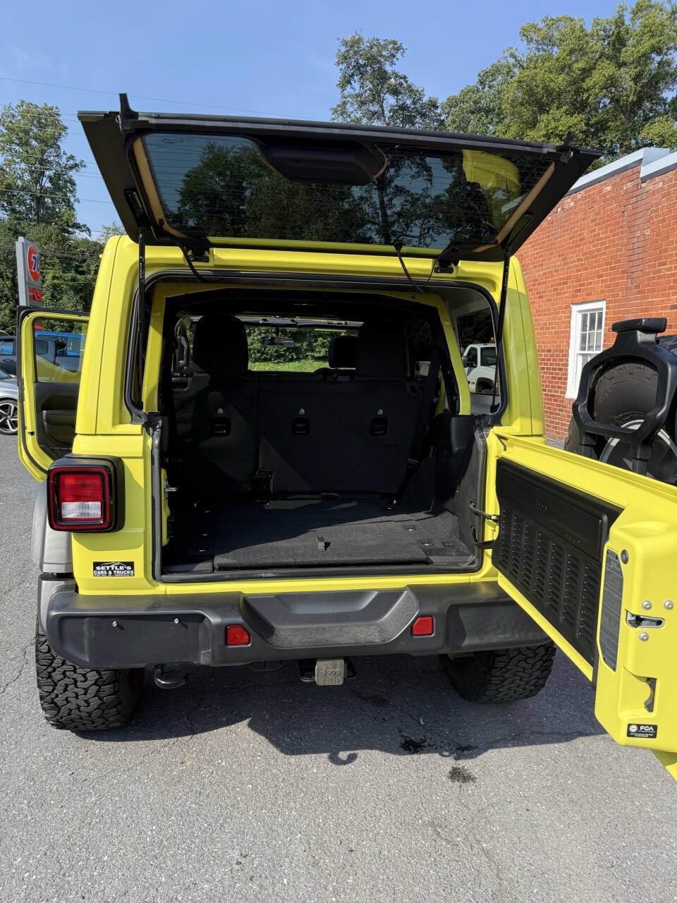 Used 2023 Jeep Wrangler Unlimited Sport AWD/4WD image 18