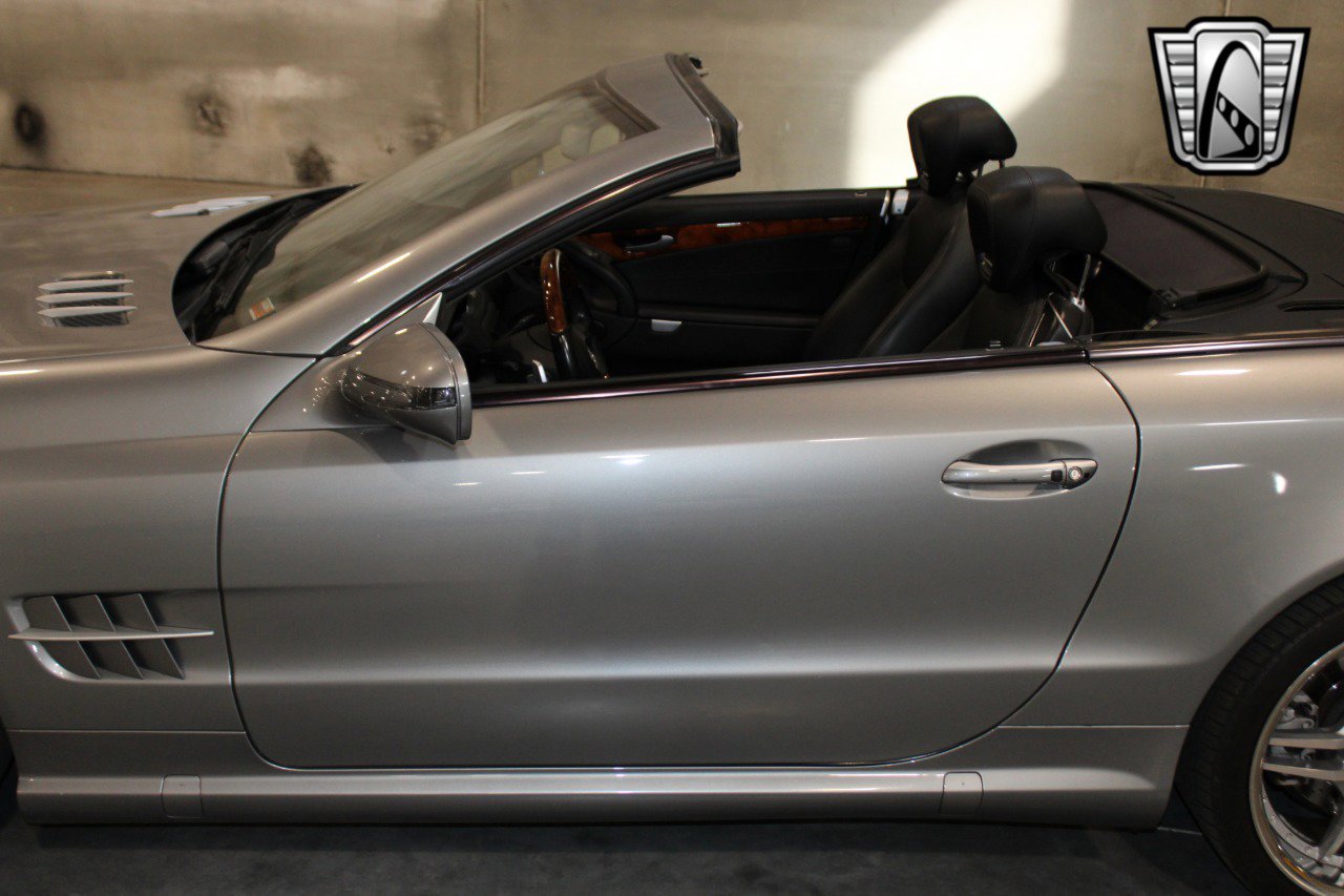 Used 2011 Mercedes-Benz SL 550 image 14