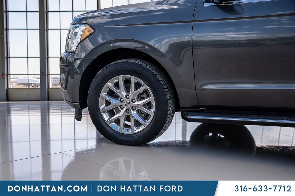 Used 2020 Ford Expedition XLT w/ Equipment Group 202A AWD/4WD image 43