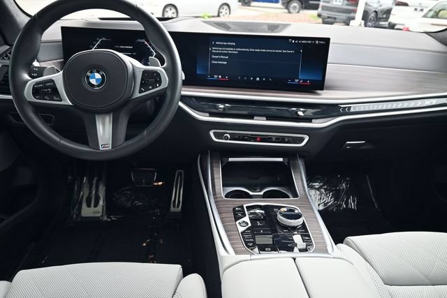 Used 2024 BMW X7 xDrive40i w/ Executive Package AWD/4WD image 17