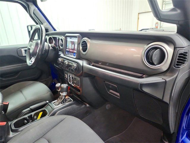 Used 2020 Jeep Wrangler Unlimited Sahara w/ Uconnect 4C Nav & Sound Group image 34