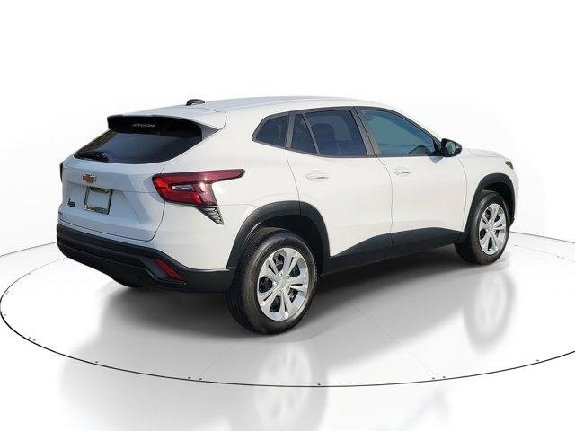 Used 2024 Chevrolet Trax LS image 4