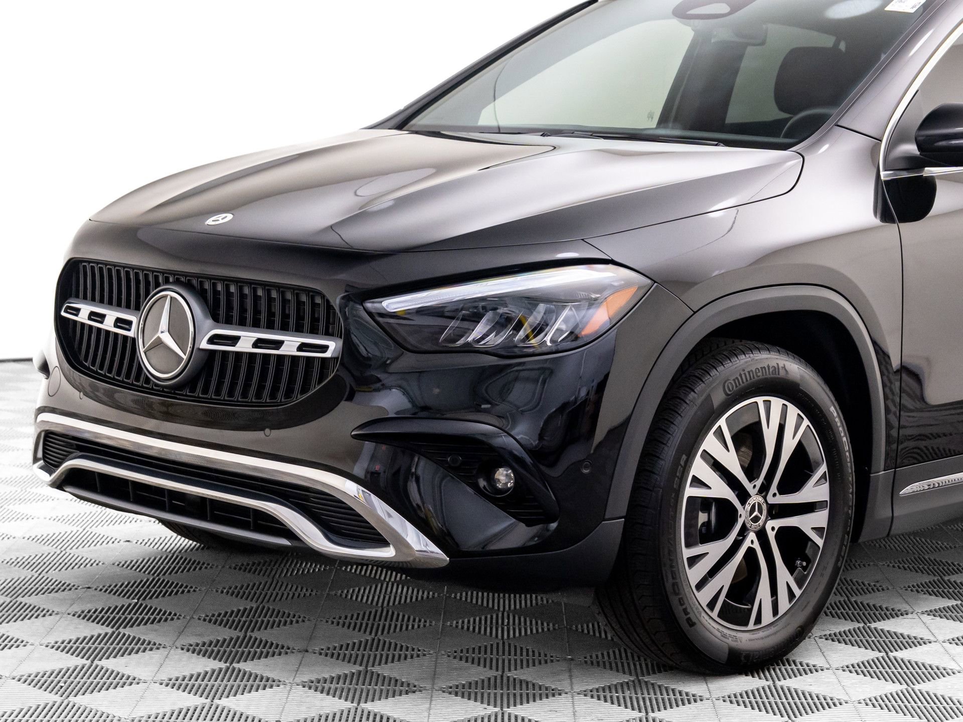 Certified 2025 Mercedes-Benz GLA 250 GLA 250 w/ Exclusive Package image 38