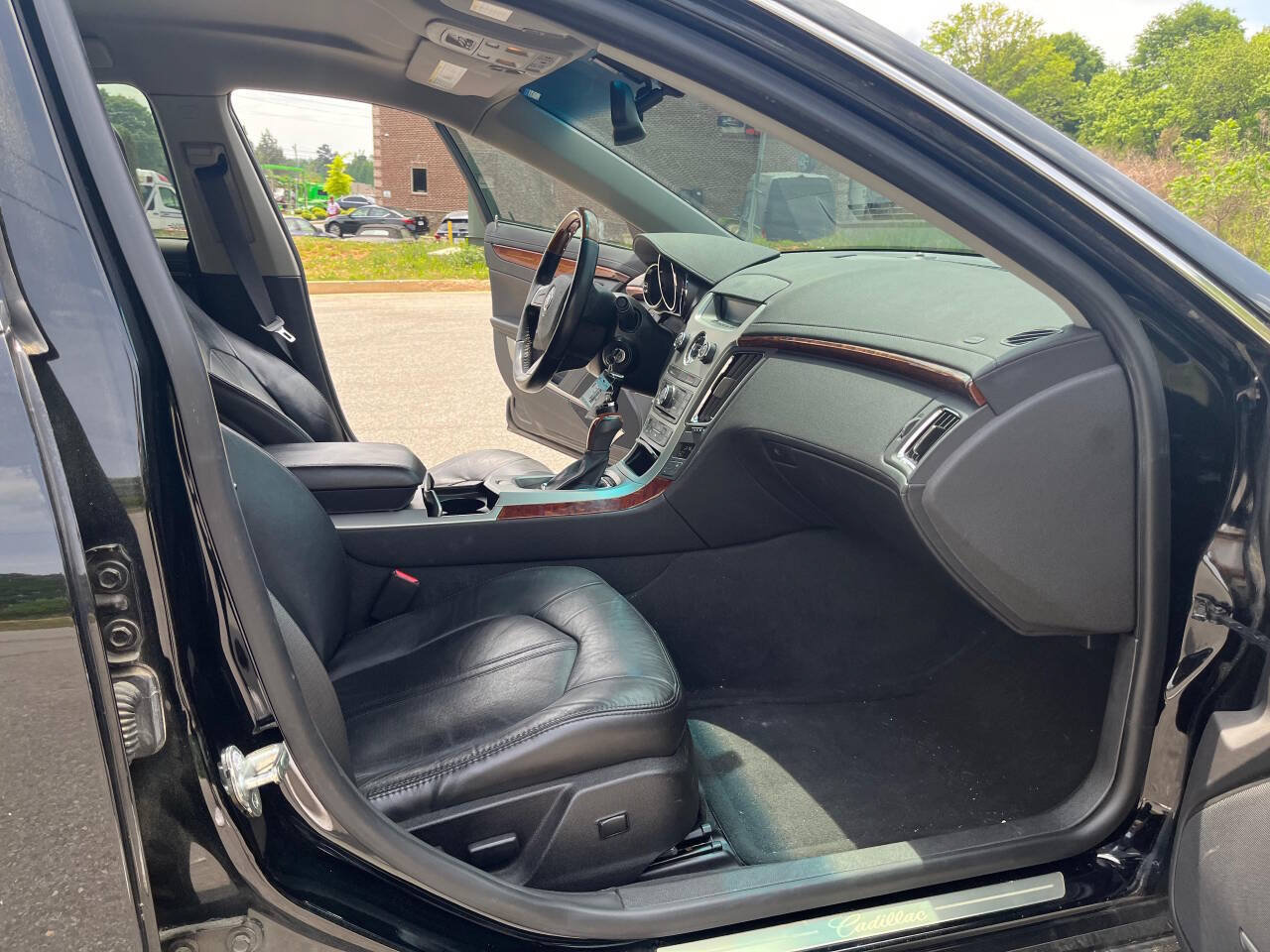 Used 2010 Cadillac CTS Luxury RWD image 14