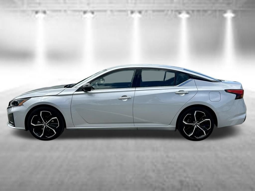 Certified 2025 Nissan Altima 2.5 SR FWD image 10