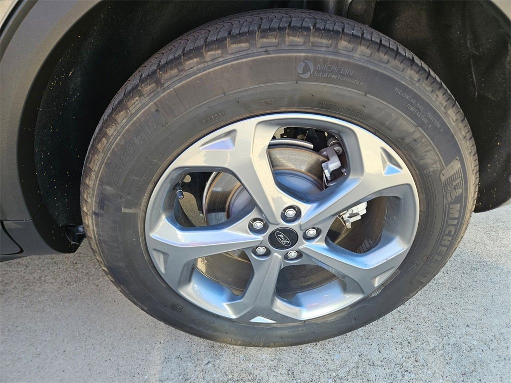 Used 2025 Ford Escape ST-Line image 28