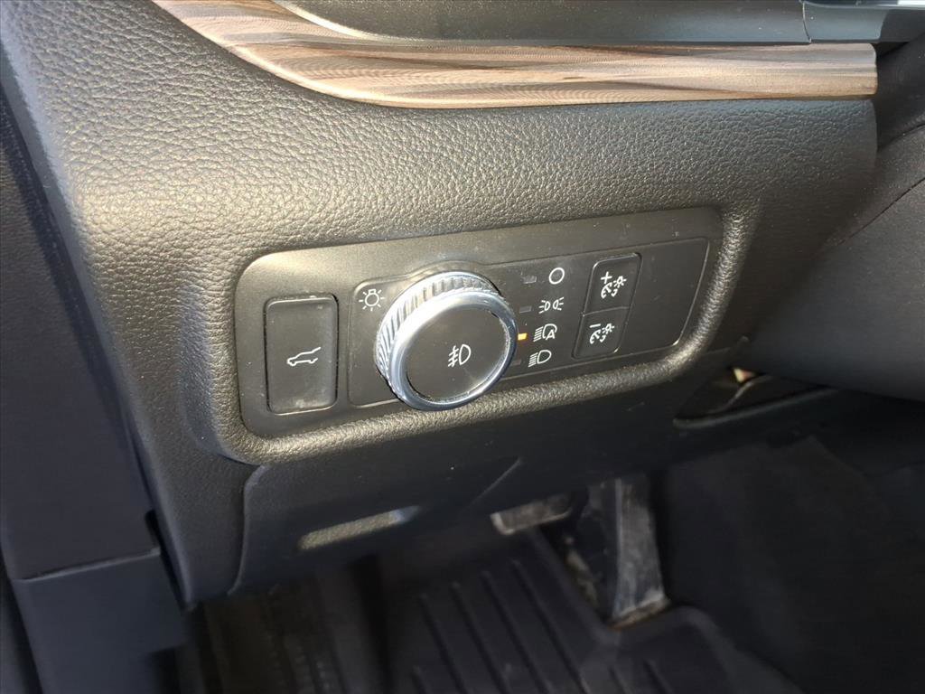 Used 2020 Ford Explorer Limited image 28