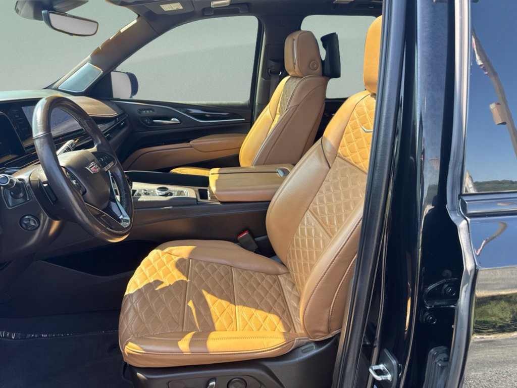 Used 2023 Cadillac Escalade Sport w/ Touring Package AWD/4WD image 11