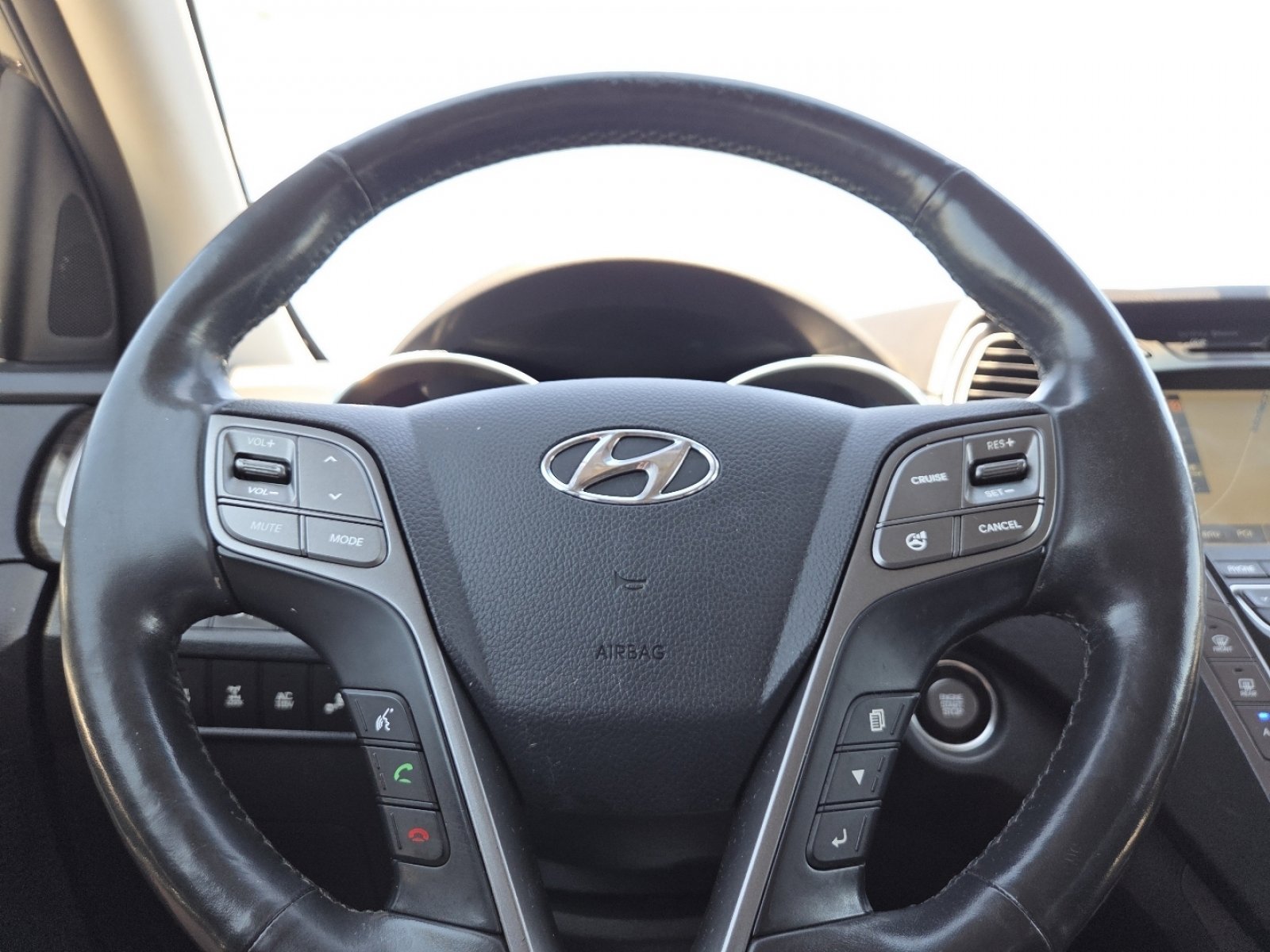 Used 2014 Hyundai Santa Fe Limited w/ Ultimate Package 07 AWD/4WD image 28