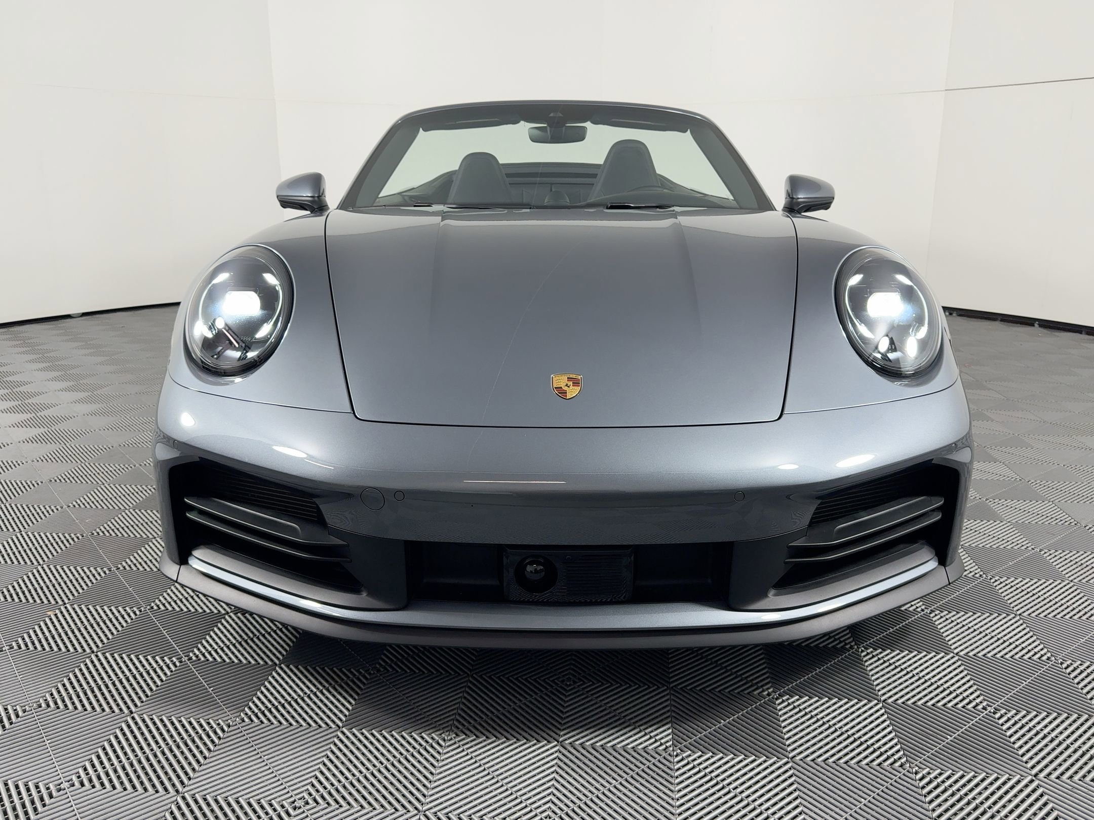 Certified 2025 Porsche 911 Carrera image 6