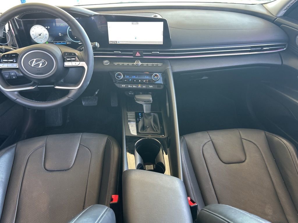 Used 2023 Hyundai Elantra Limited image 18