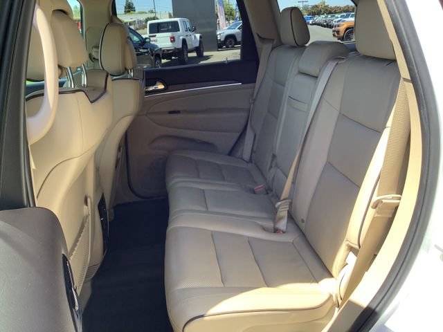 Used 2020 Jeep Grand Cherokee Overland AWD/4WD image 25