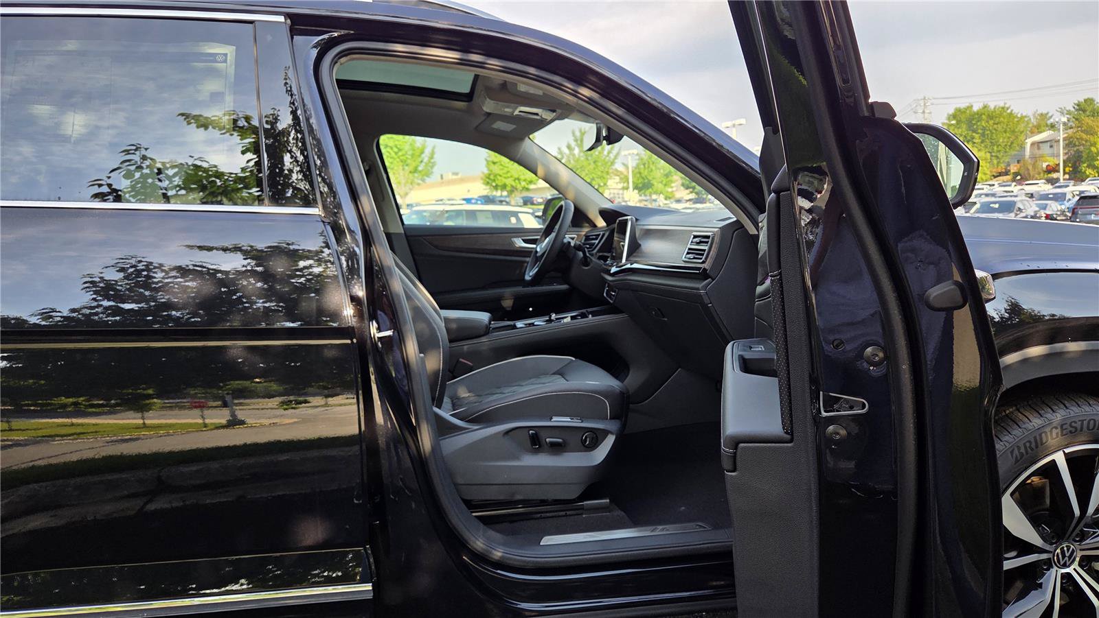 New 2026 Volkswagen Atlas SEL Premium R-Line AWD/4WD image 30