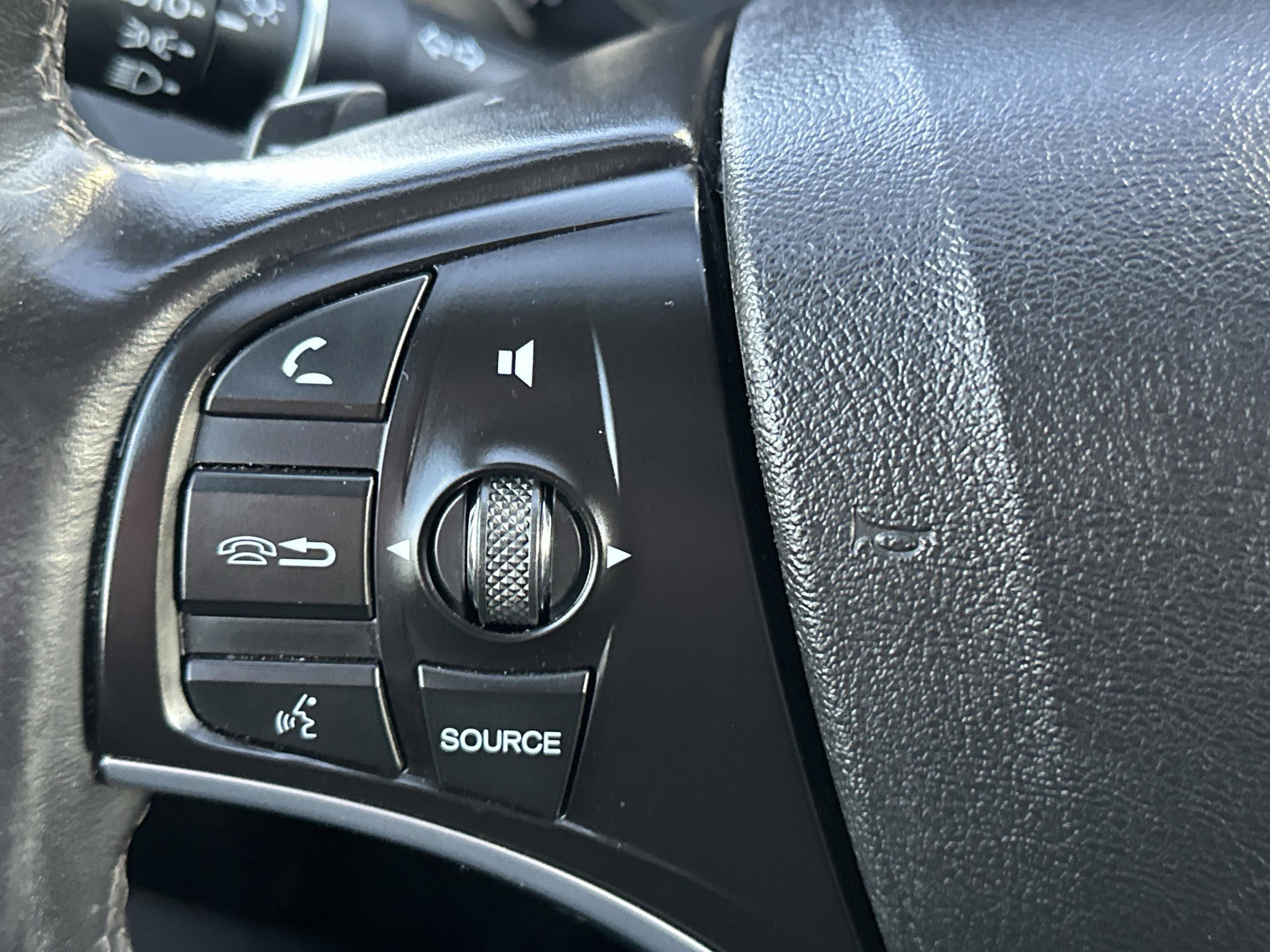 Used 2020 Acura MDX w/Technology Pkg image 16