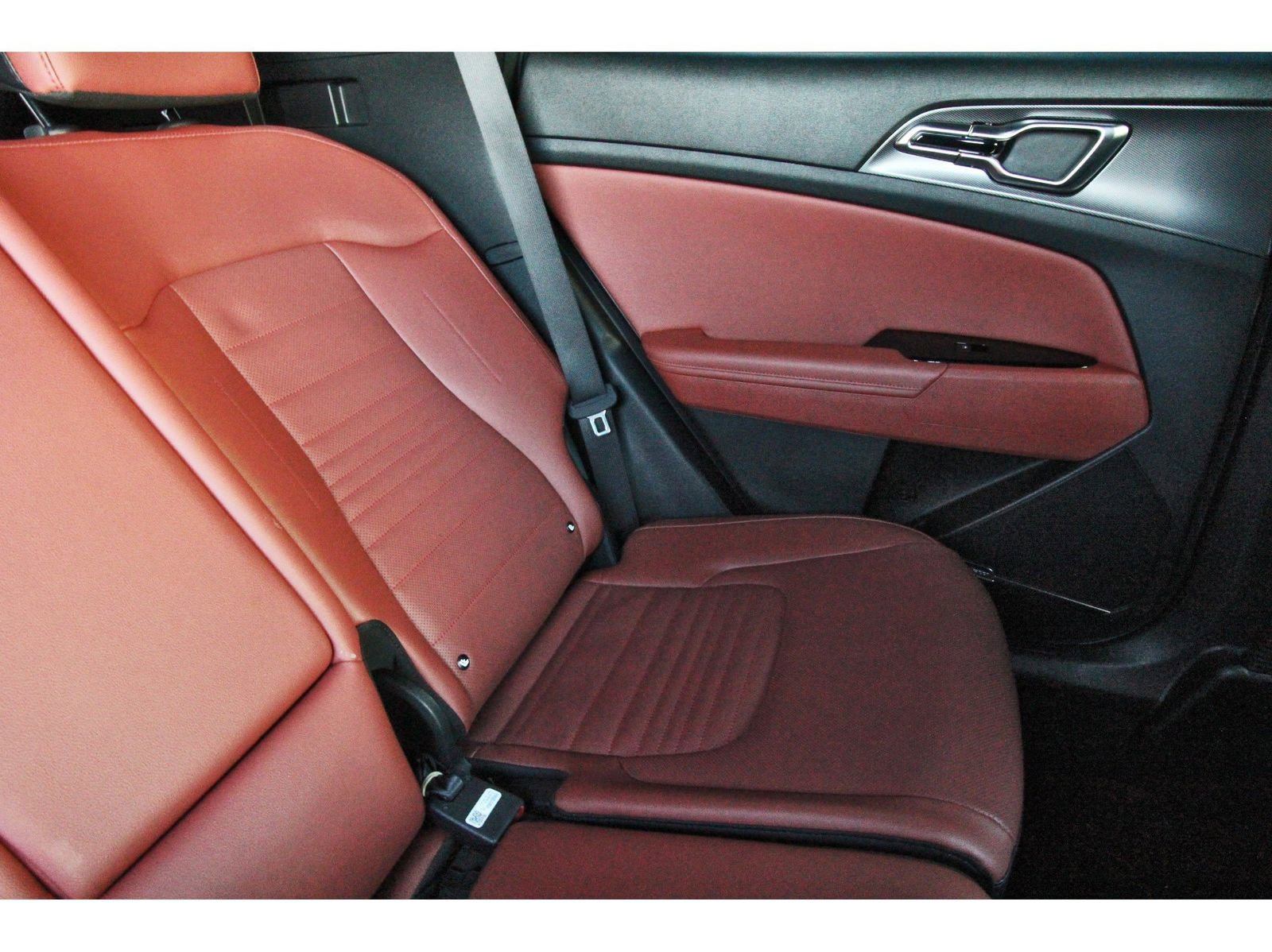 Used 2025 Kia Sportage SX image 15