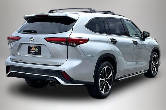 Used 2022 Toyota Highlander XSE image 5