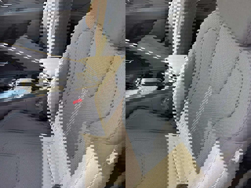 Used 2024 Hyundai Elantra SE image 14