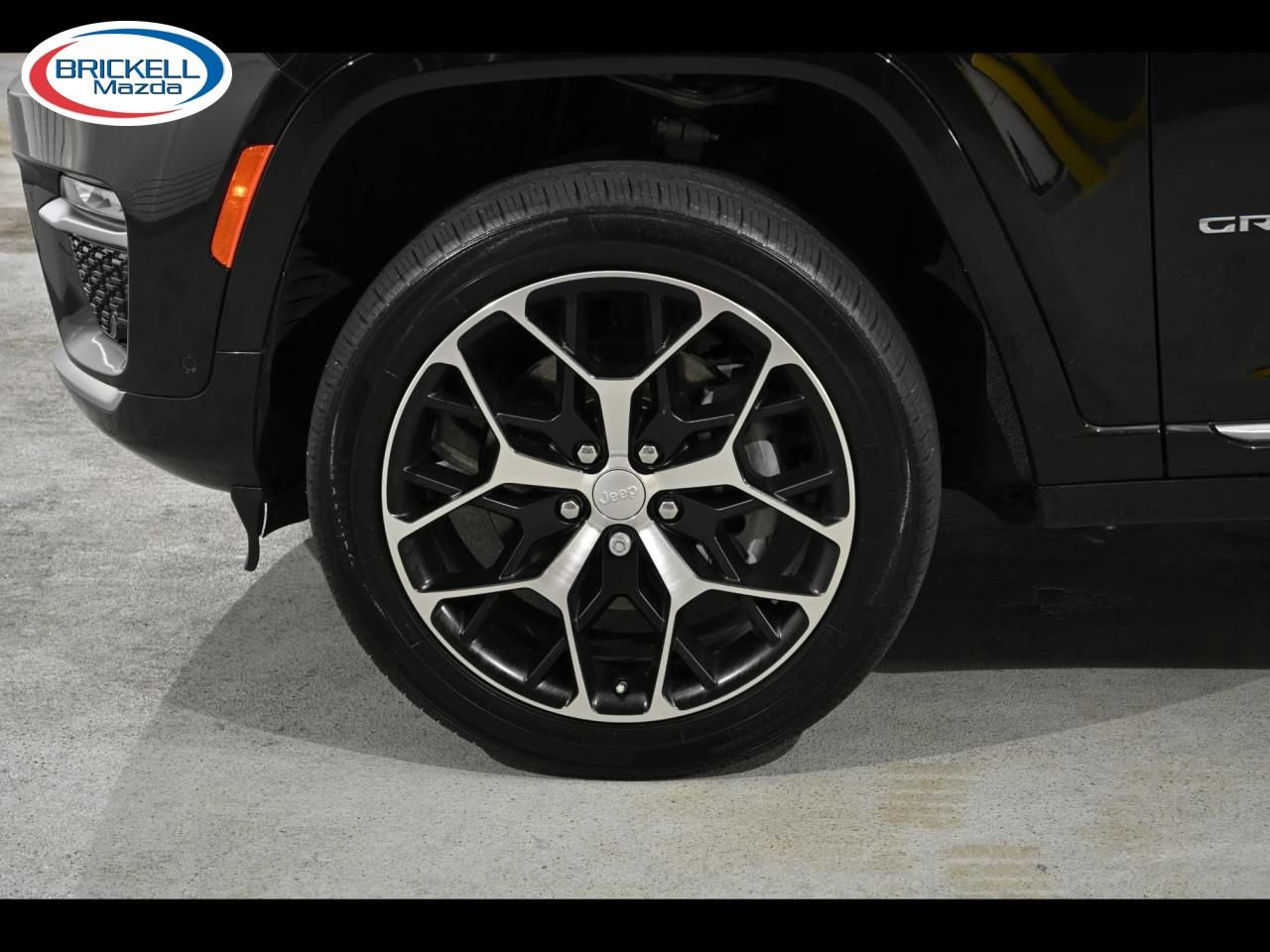 Used 2022 Jeep Grand Cherokee Summit AWD/4WD image 41