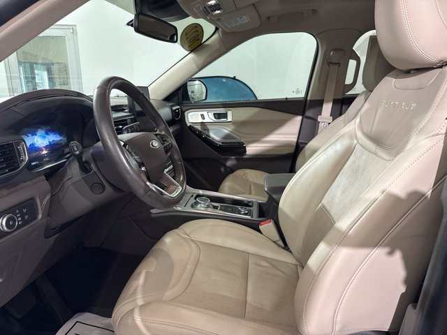 Used 2022 Ford Explorer Platinum w/ Equipment Group 601A AWD/4WD image 17