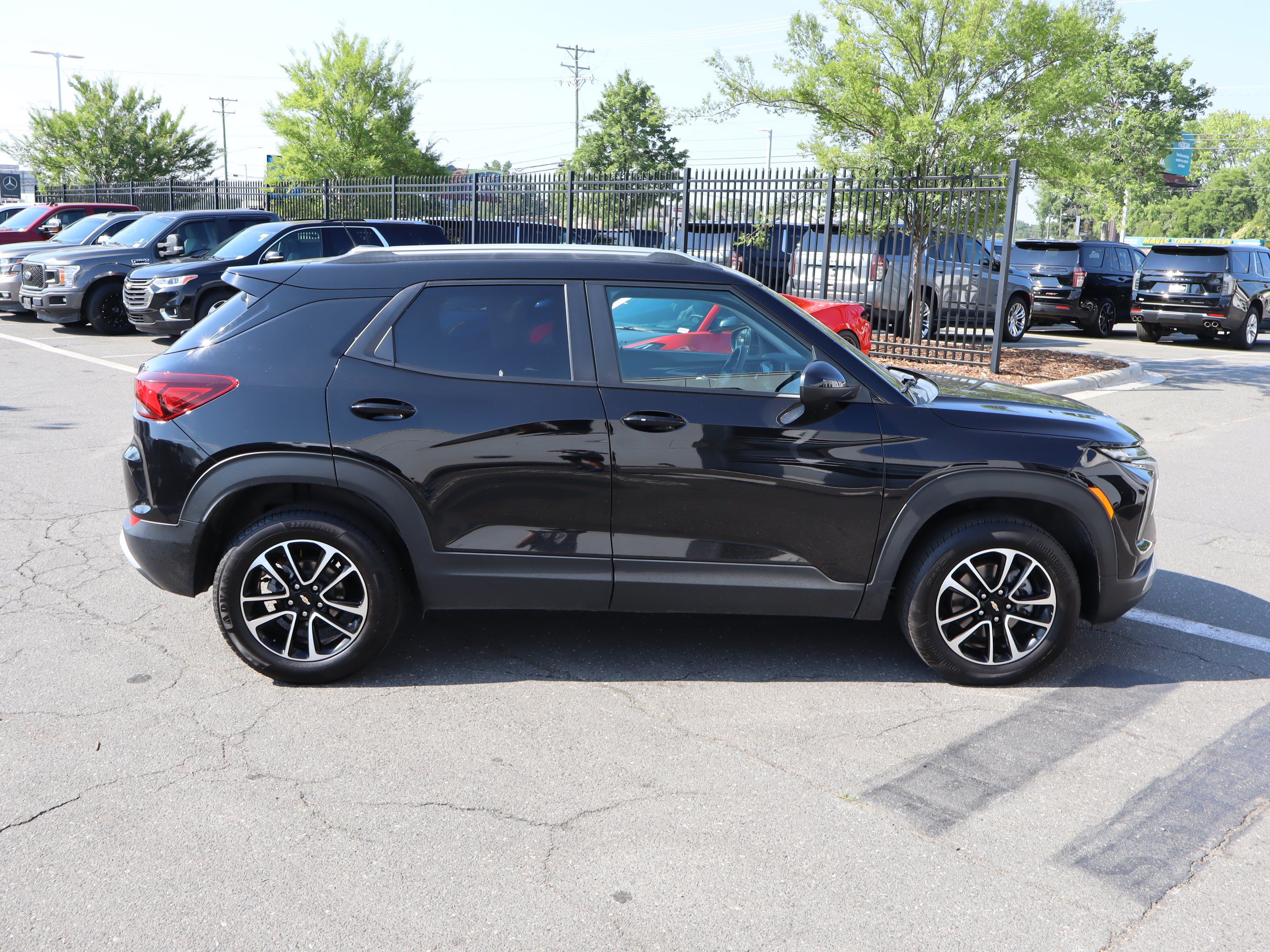 Used 2024 Chevrolet TrailBlazer LT AWD/4WD image 11
