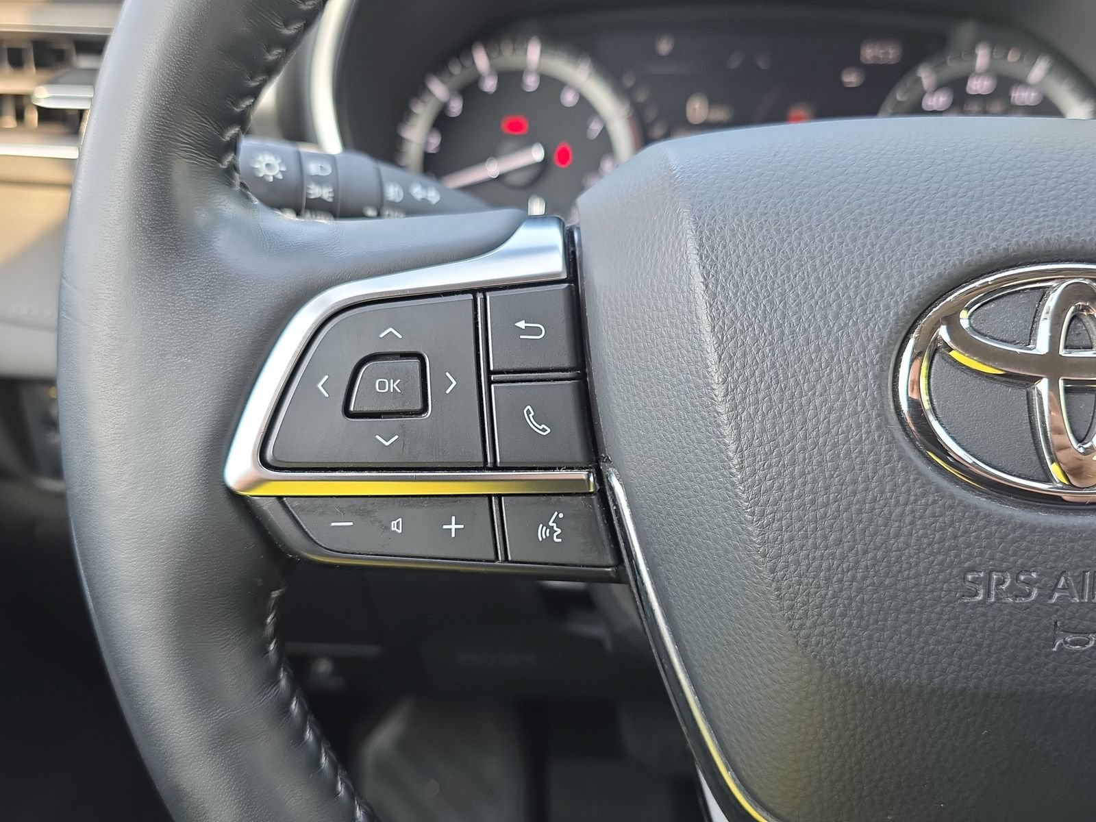Used 2020 Toyota Highlander Limited FWD image 18
