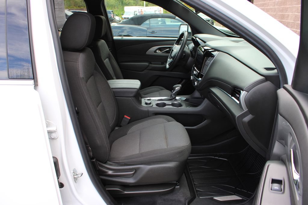 Used 2022 Chevrolet Traverse LT FWD image 48