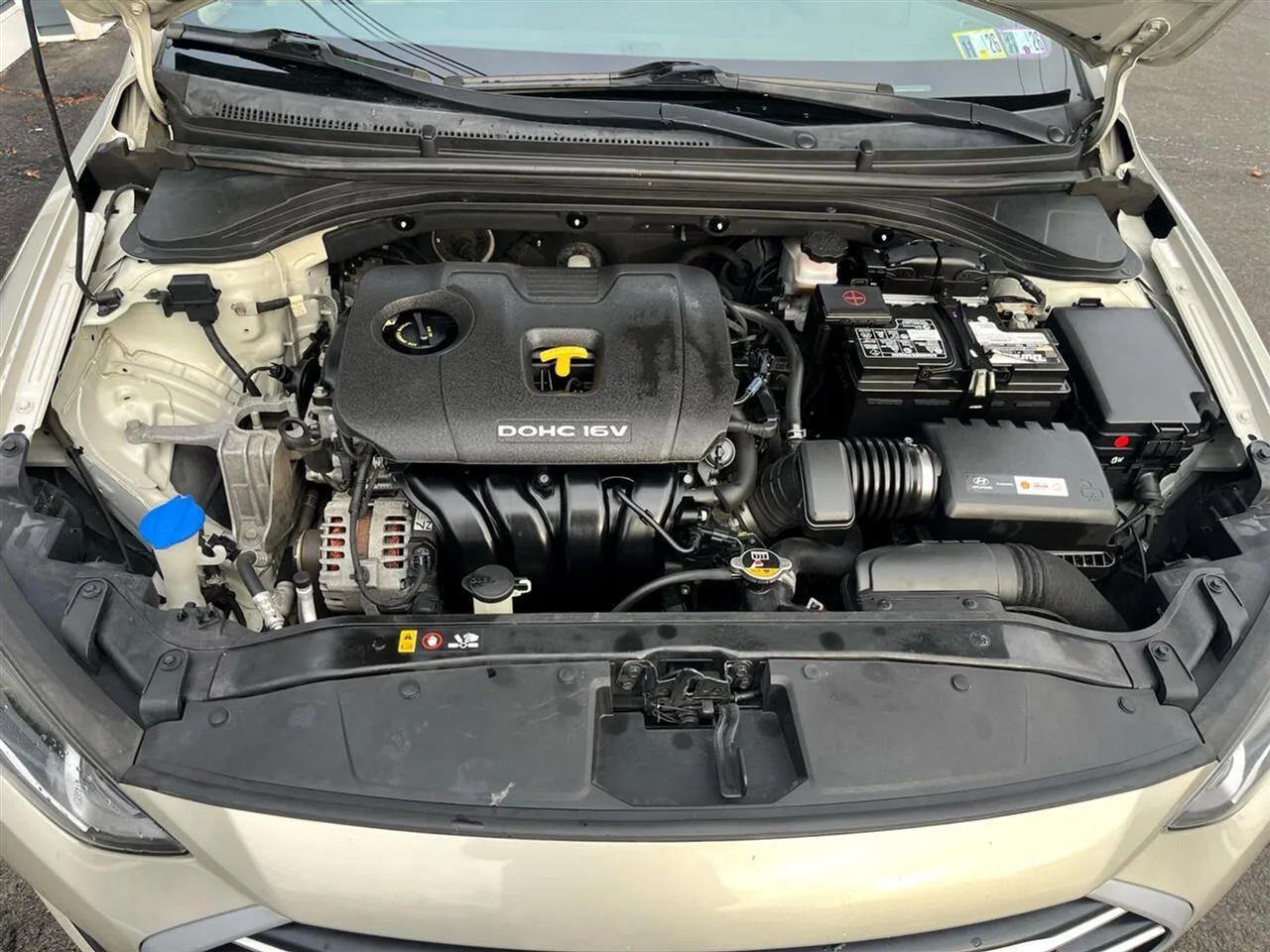 Used 2017 Hyundai Elantra SE image 15