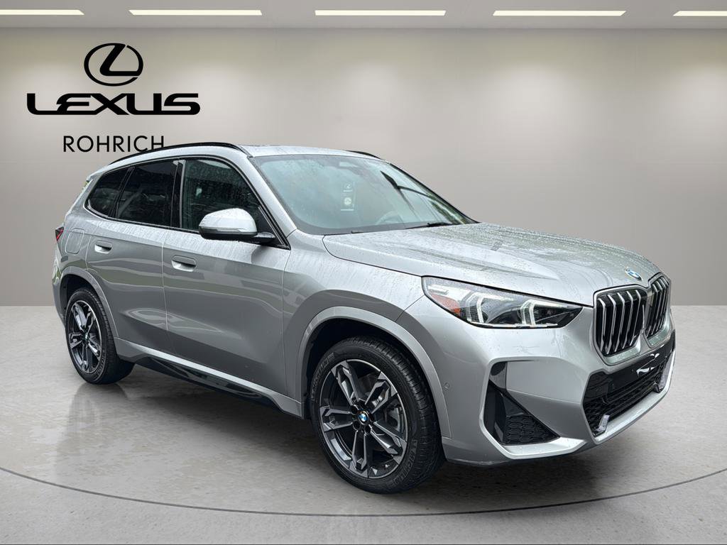 Used 2025 BMW X1 xDrive28i w/ M Sport Package AWD/4WD image 4