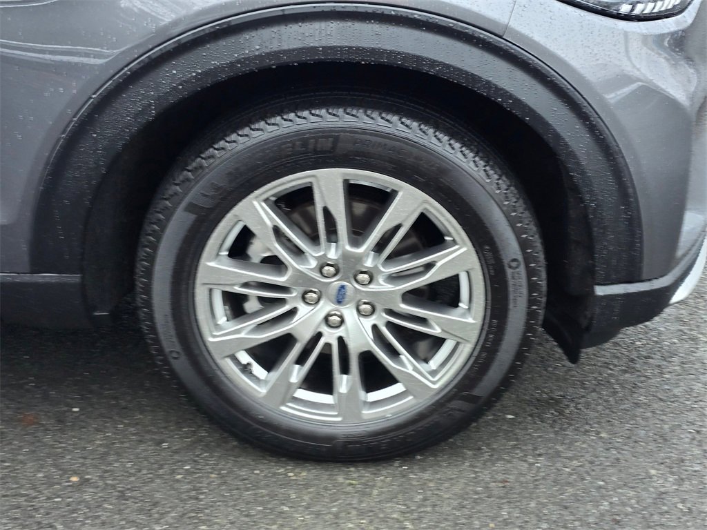 Used 2025 Ford Explorer Platinum image 7