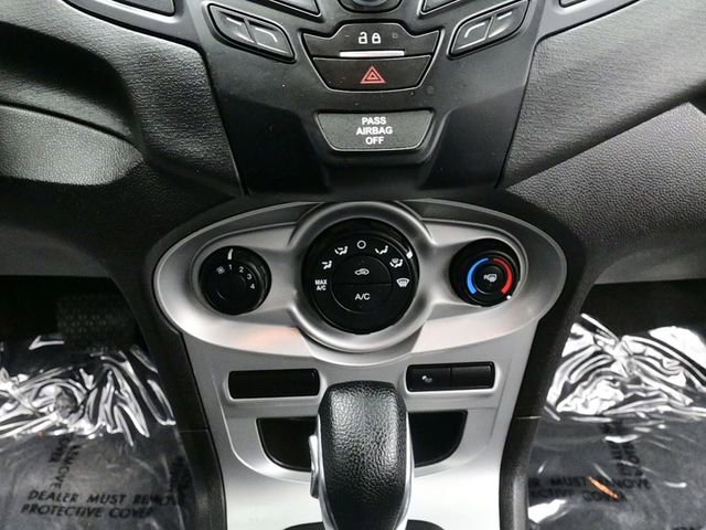 Used 2016 Ford Fiesta SE image 13