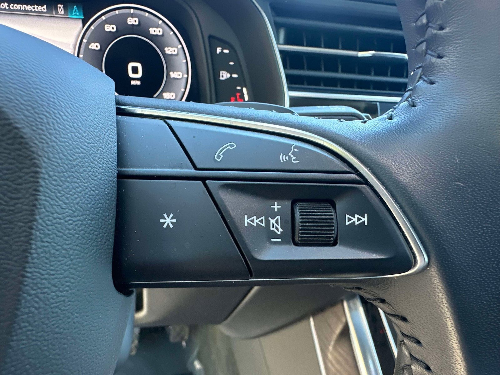 Used 2019 Audi Q8 Premium Plus image 20