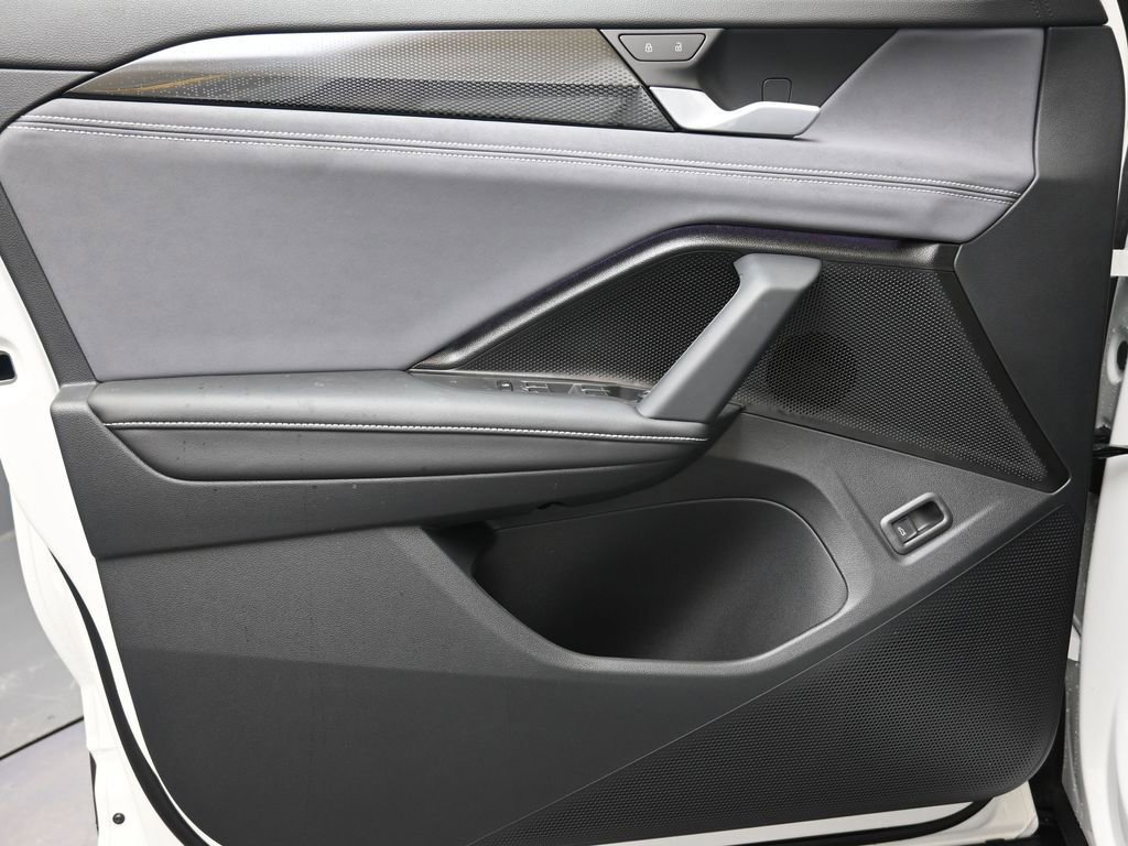 New 2026 Volkswagen Tiguan SE image 23