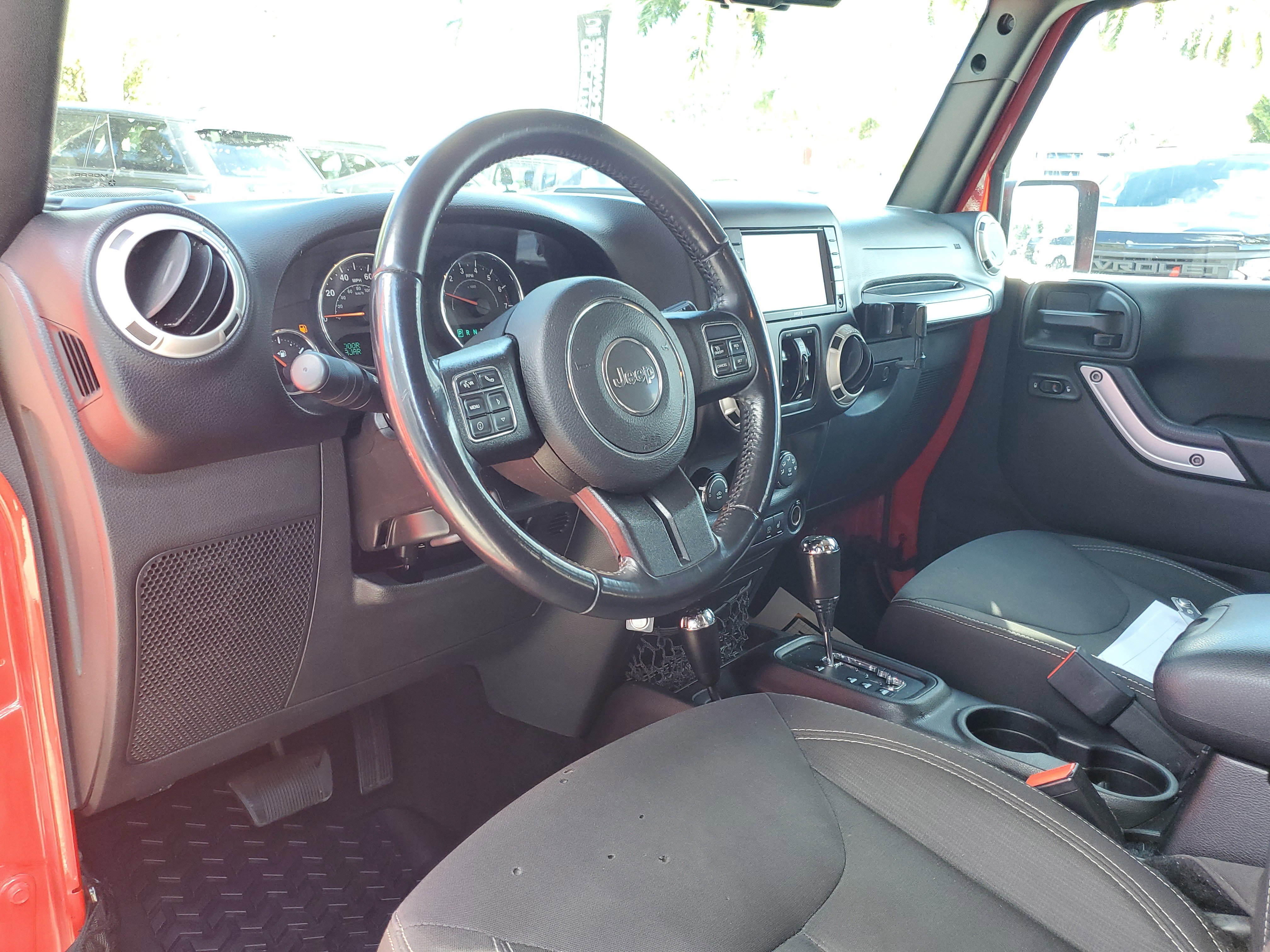 Used 2017 Jeep Wrangler Unlimited Sahara w/ Connectivity Group image 18