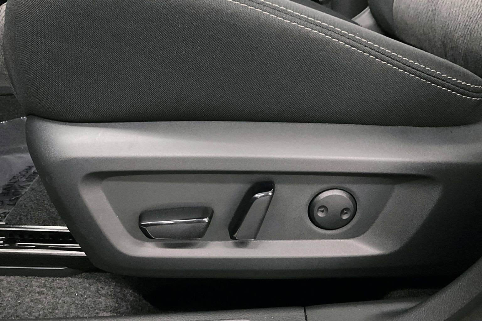 New 2026 Nissan Rogue SV FWD image 59