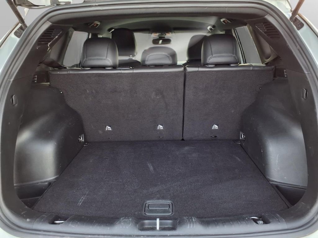 Used 2025 Jeep Compass Limited image 27