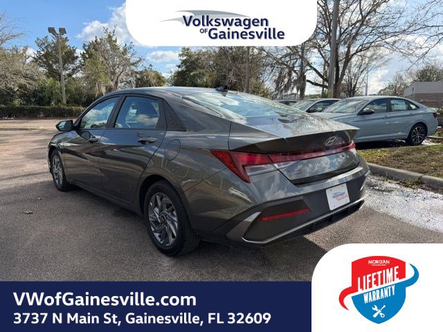 Used 2024 Hyundai Elantra SEL image 4