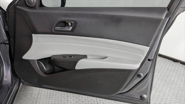 Used 2017 Acura ILX w/ Premium Package FWD image 23