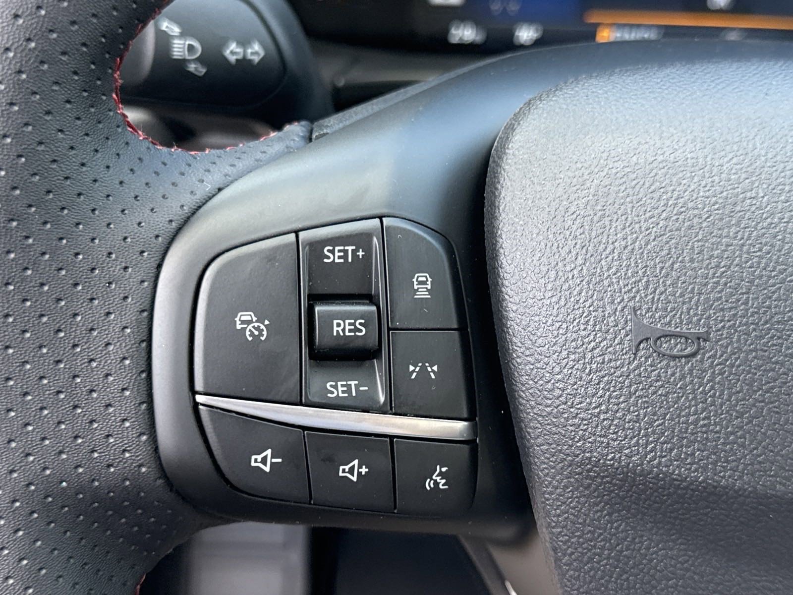 New 2025 Ford Escape ST-Line w/ Tech Pack #1 image 19