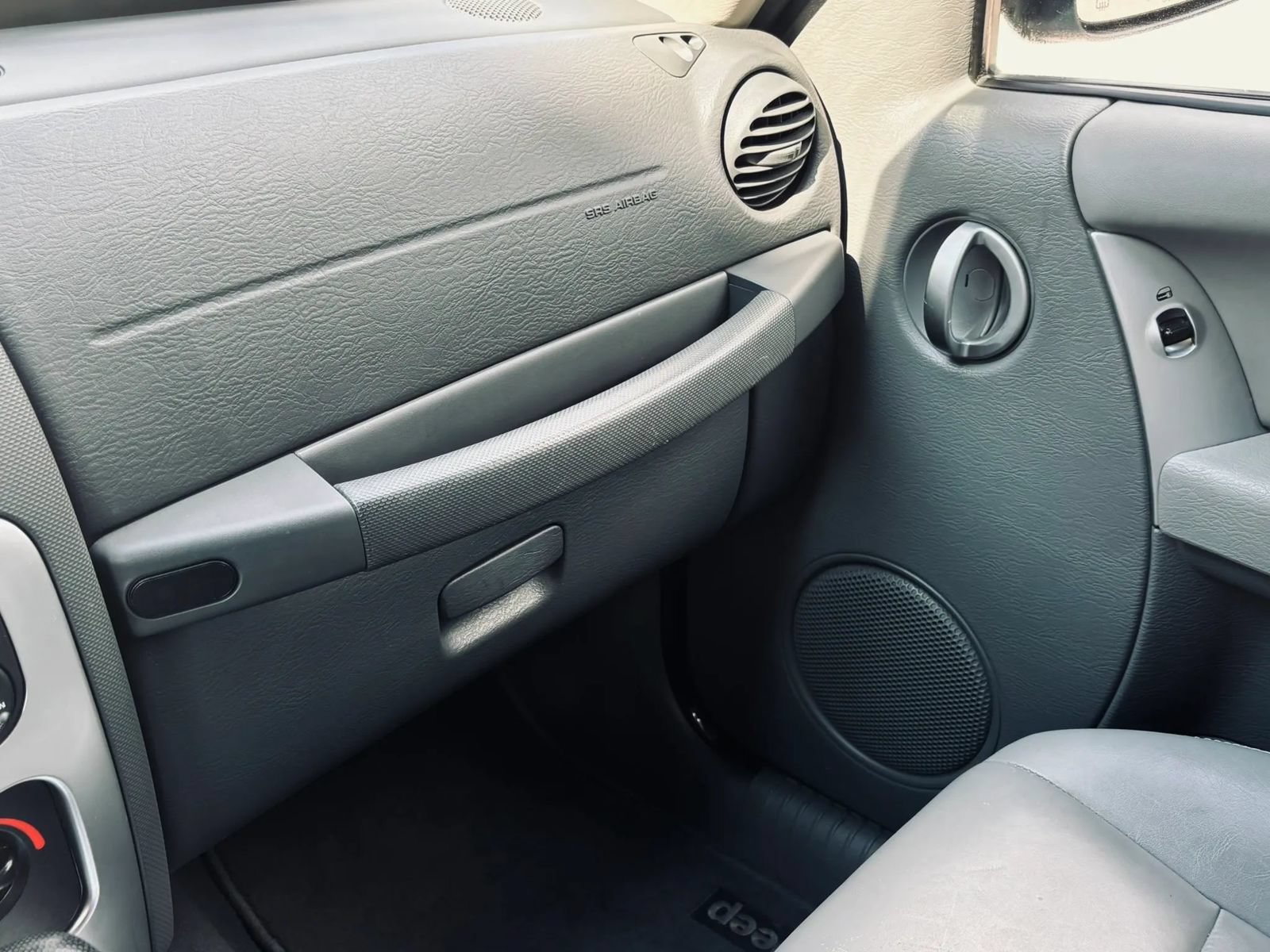 Used 2007 Jeep Liberty Limited AWD/4WD image 30