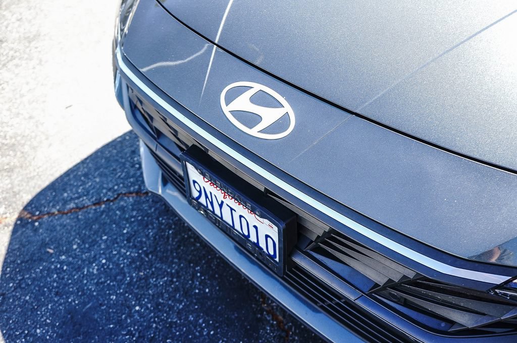 Used 2024 Hyundai Elantra SE FWD image 25