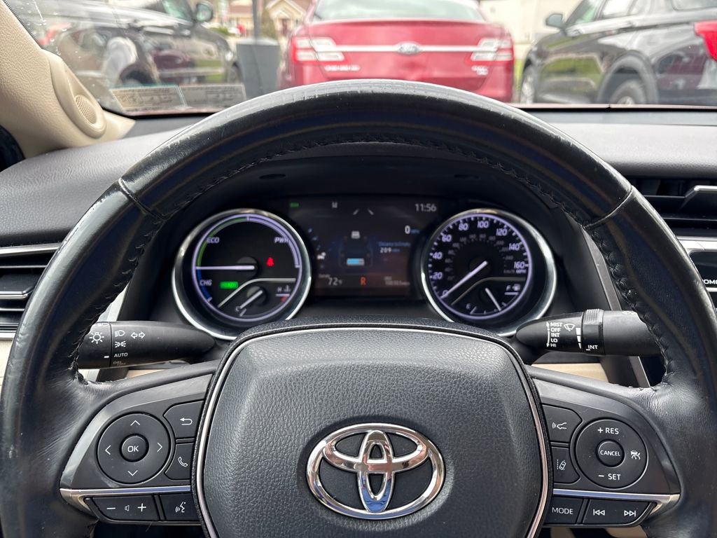 Used 2020 Toyota Camry XLE w/ Sunroof Package image 20