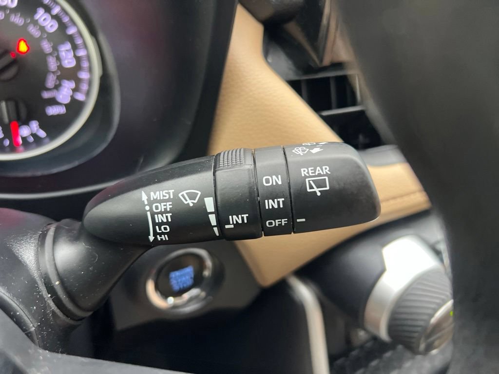 Used 2021 Toyota RAV4 XLE w/ Convenience Package FWD image 50