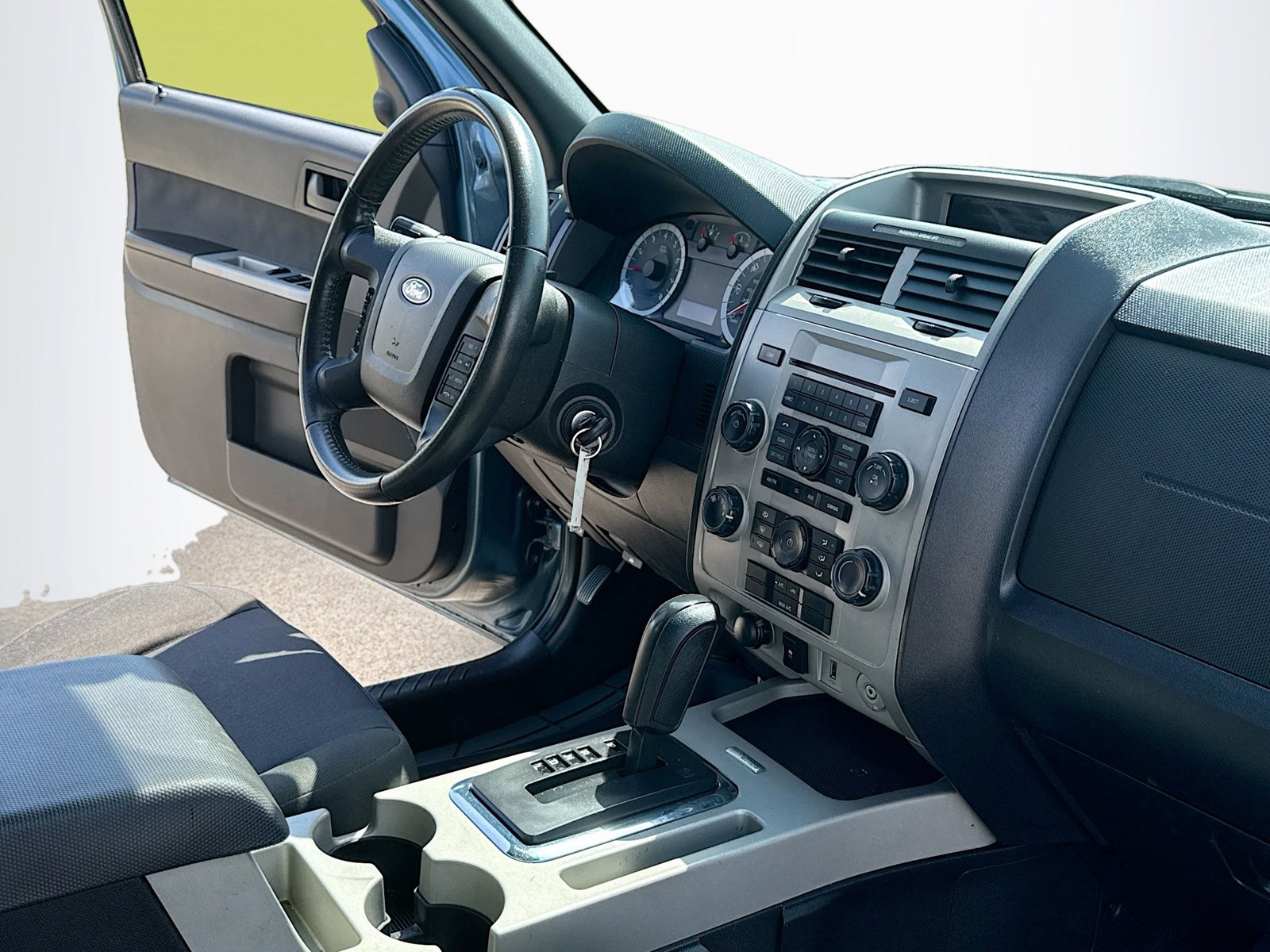 Used 2010 Ford Escape XLT AWD/4WD image 5