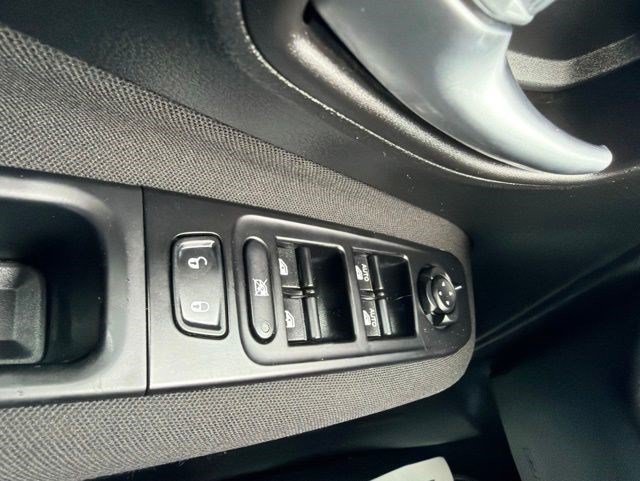 Used 2021 Jeep Renegade Latitude AWD/4WD image 27